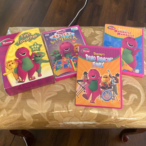 90’s BARNEY 3 DVD’S FIRST FAVORITES MUSICAL SCRAPBOOK DINO DANCIN’ TUNES NUMBERS - Picture 1 of 14